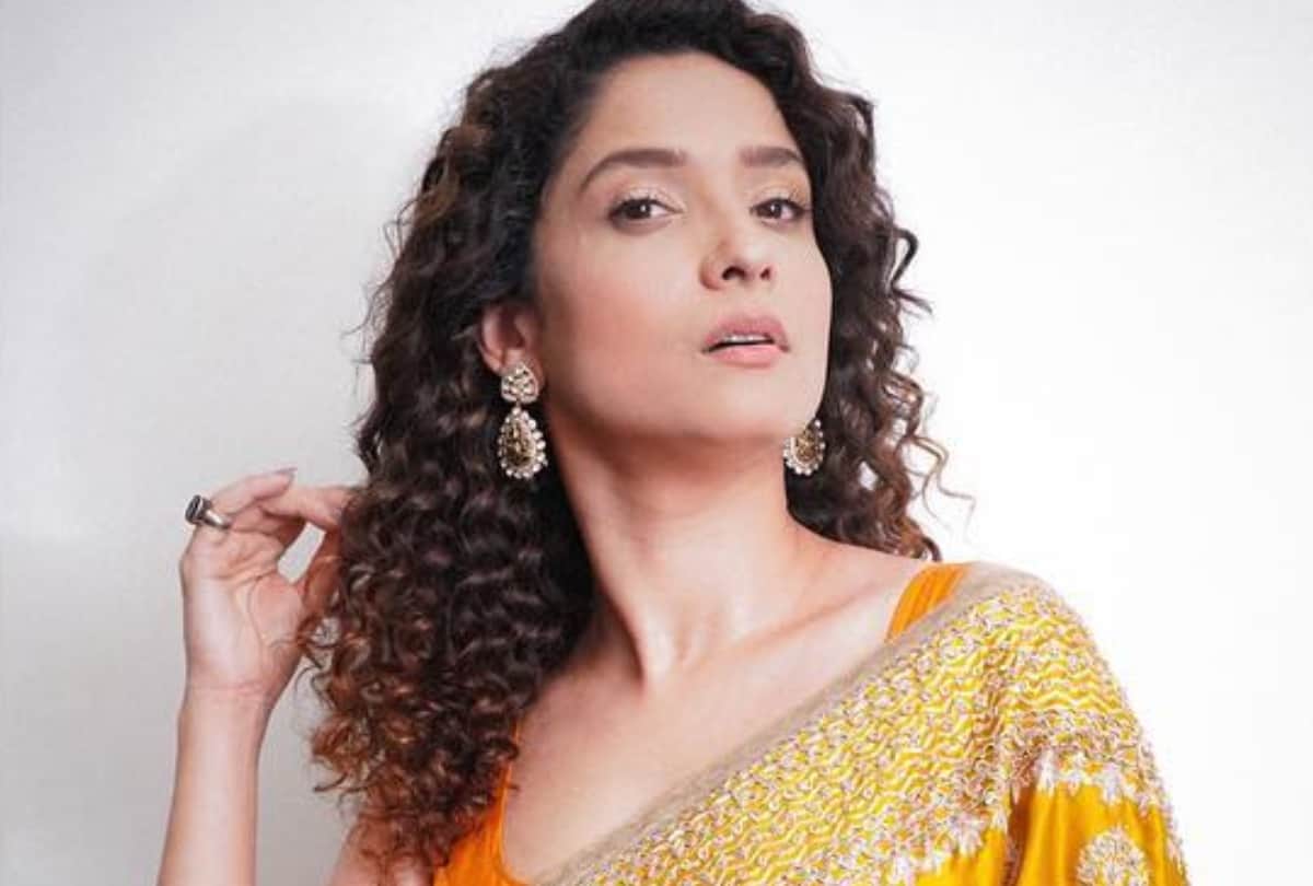 ankita lokhande look splendid in these saree pics