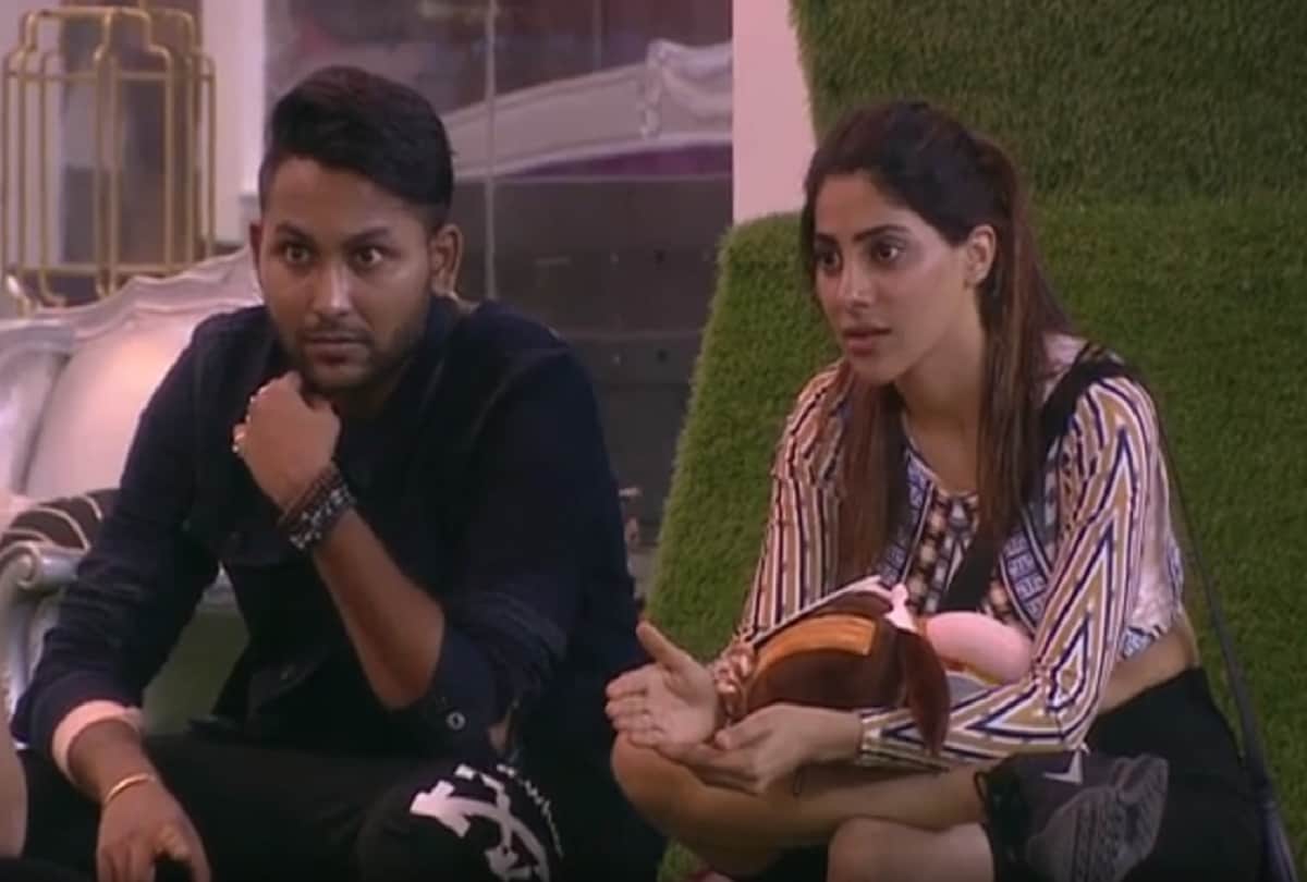 Bigg Boss 14 Nikki Tamboli angry on Jaan Kumar Sanu for kissing her without her permission