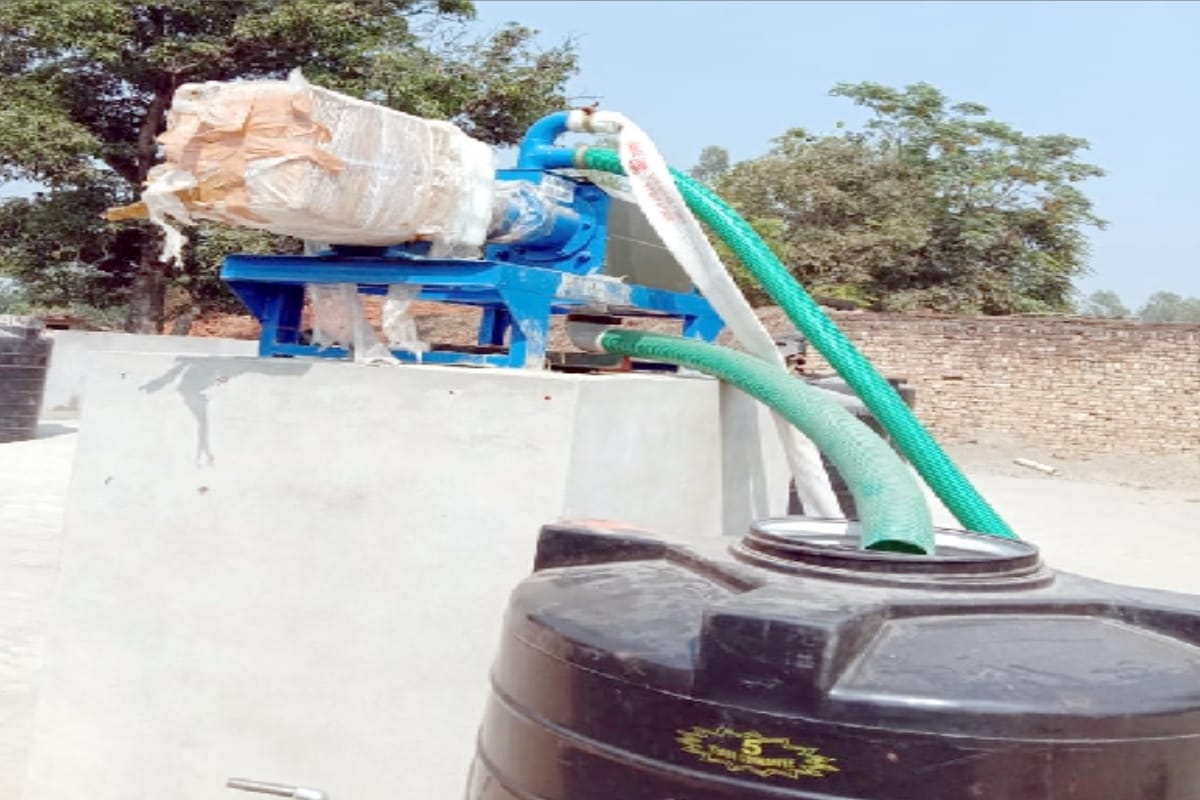 Bijnor Farmer starts manure machine from cow dung,Compost will be ready for nutrient needed for crop