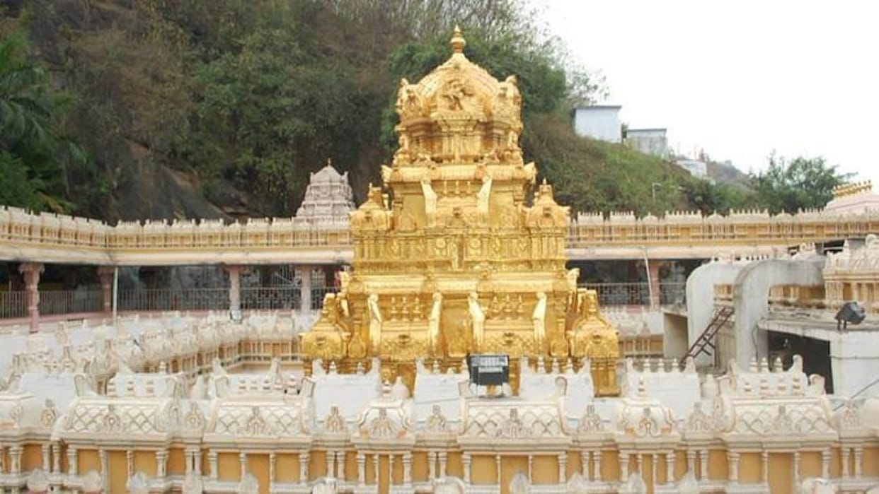 Kanak Durga temple landslide News: Jaganmohan Reddy announced 70 crore rupees for renovation of the temple after Kanak Durga temple landslide