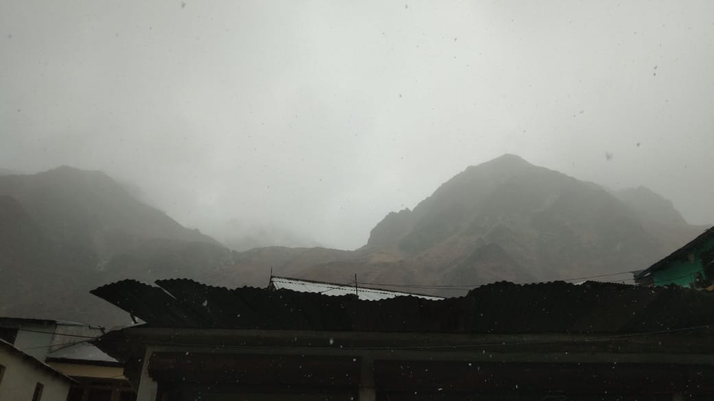 Weather Forecast Today Update in Uttarakhand News: first snowfall of this season in kedarnath dham