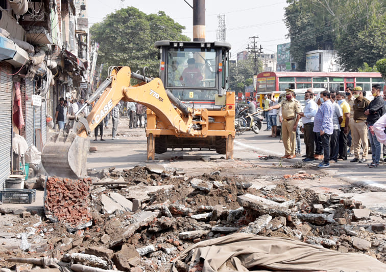 Municipal corporation removed encroachment from railway road