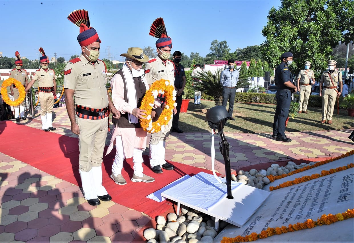 Families of fifty policemen will get government jobs: CM