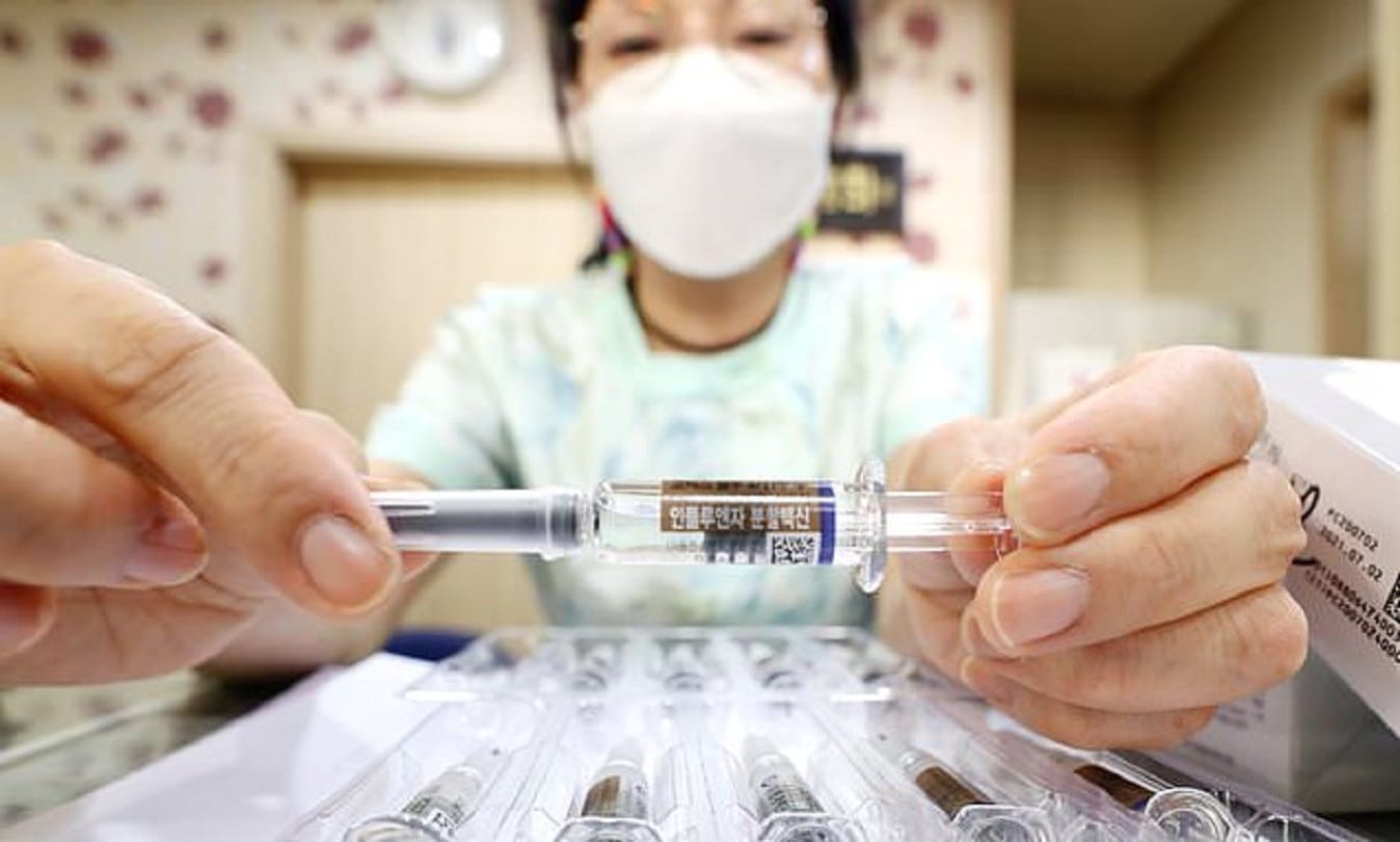 covid vaccine will not be available to normal people without registration in gorakhpur