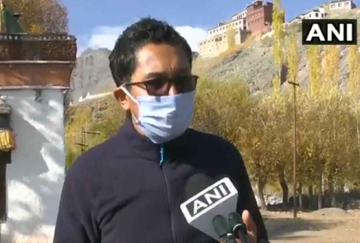 JT Namgyal BJP MP from Ladakh makes joke of Rahul Gandhi and attacks Sonia too