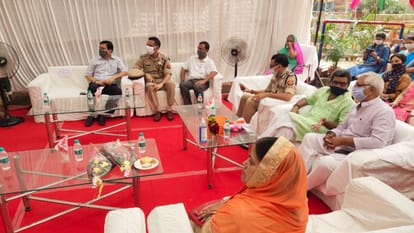 Inauguration program of women helpdesk started in Chowk station of Varanasi