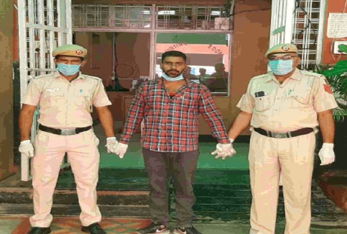 absconding driver was arrested from Rohtak with one and a half lakh rupees