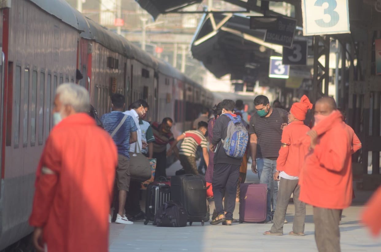 Jabalpur and Bandra Express ran from Haridwar with seven hundred passengers on track