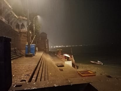 Rain in Varanasi with moist air changed the the weather
