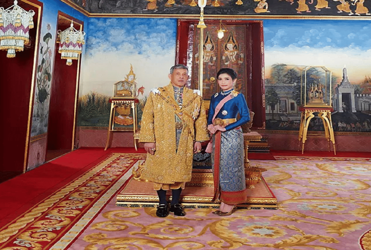 thai king maha vajiralongkorn has four wives and 20 sex soldier know about his colourful life