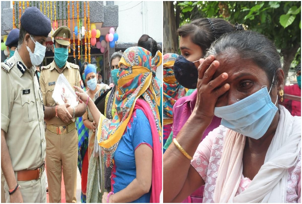 Victims women crying in front of MP and Police Officers in Mission Shakti program in agra