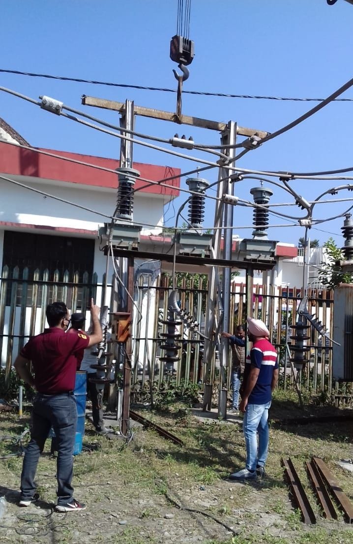 Lightning in Ramnagar ten and a half hours, shutdown due to lopping-chopping