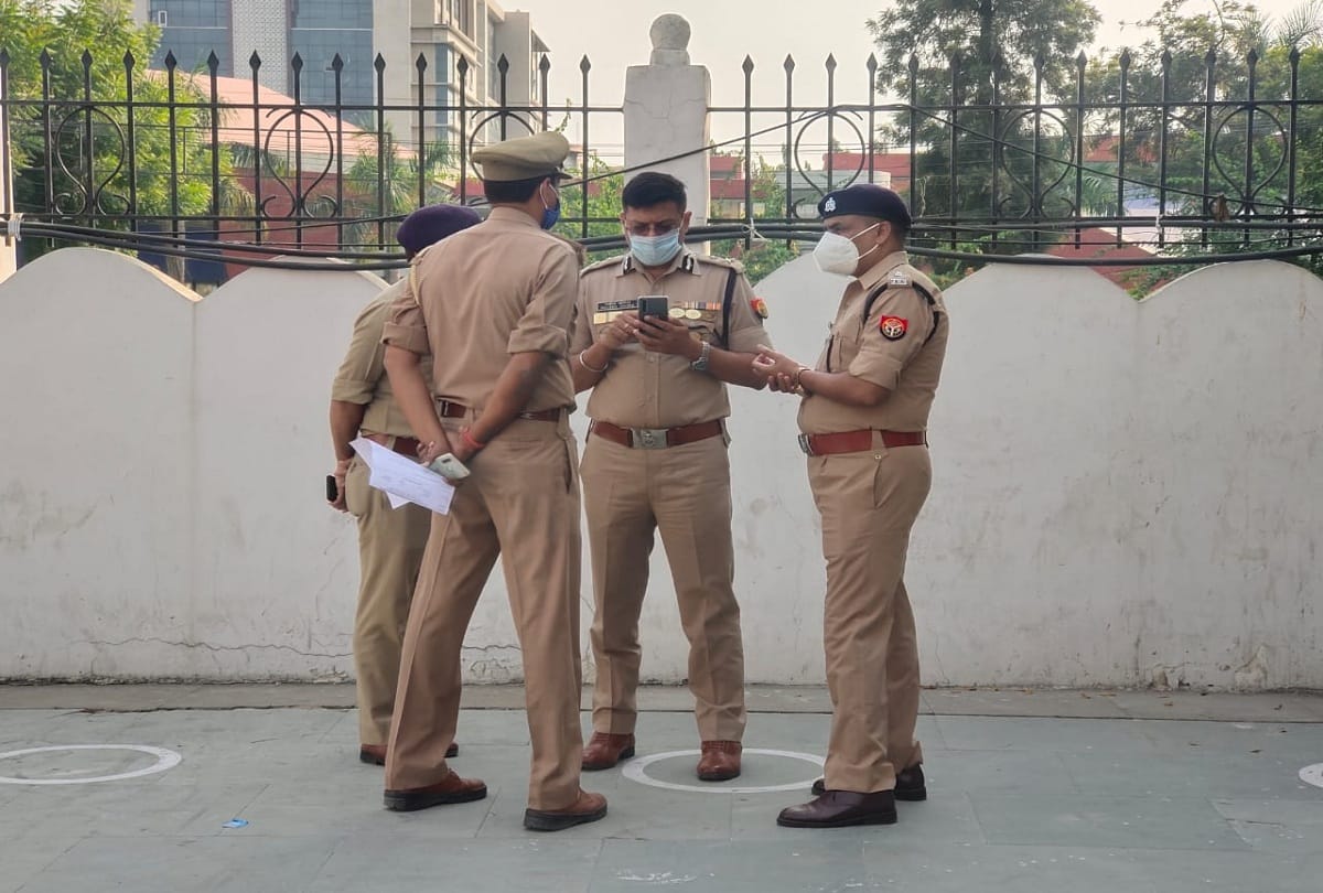 DIG Chandra Prakash Wife Suicide case hathras gangrape case Wife had last call to DIG see photos