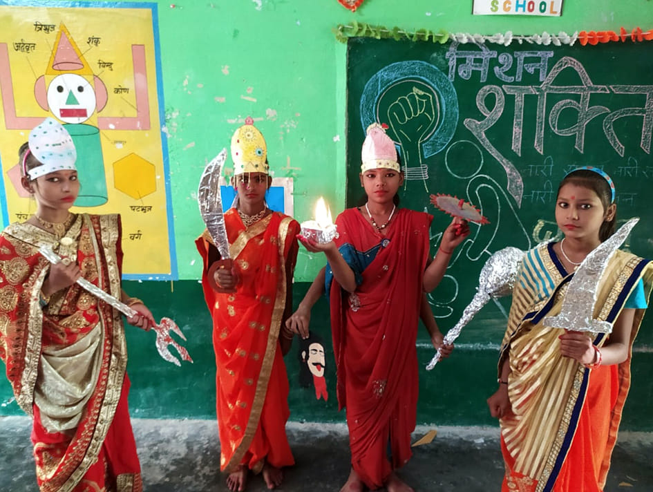 Girl students have seen nine forms of Mata Rani