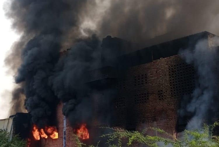Fire breaks out at a Factory in Bhiwani of Haryana