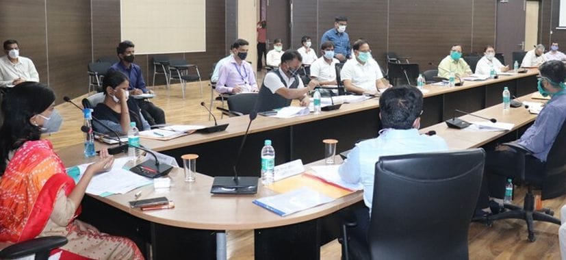 Strict action will be taken on not completing development works on time: DM