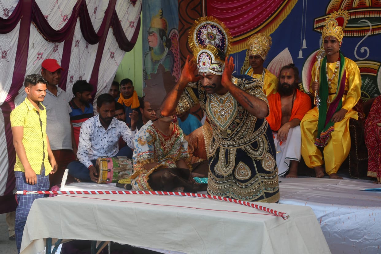 If he had a daughter, he would have taught him how to walk ... If he played the character of Ramlila in jail, the prisoners would cry