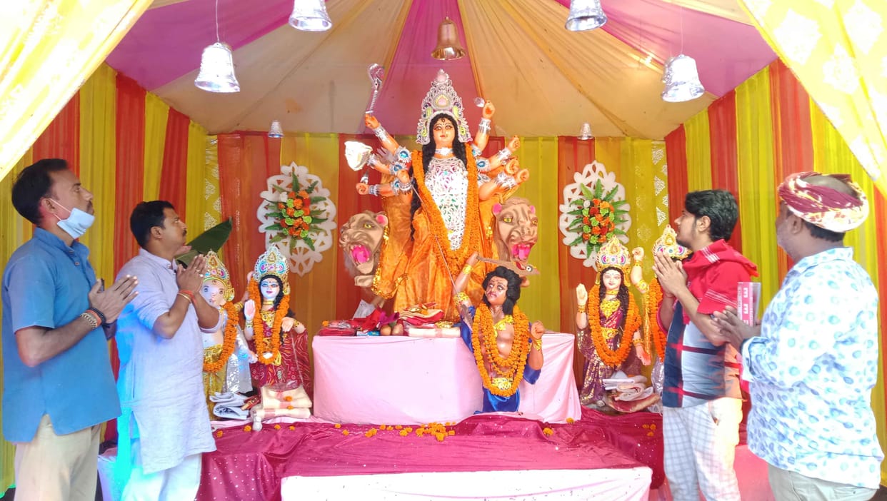 Pooja pandals have high faith, cheers mother