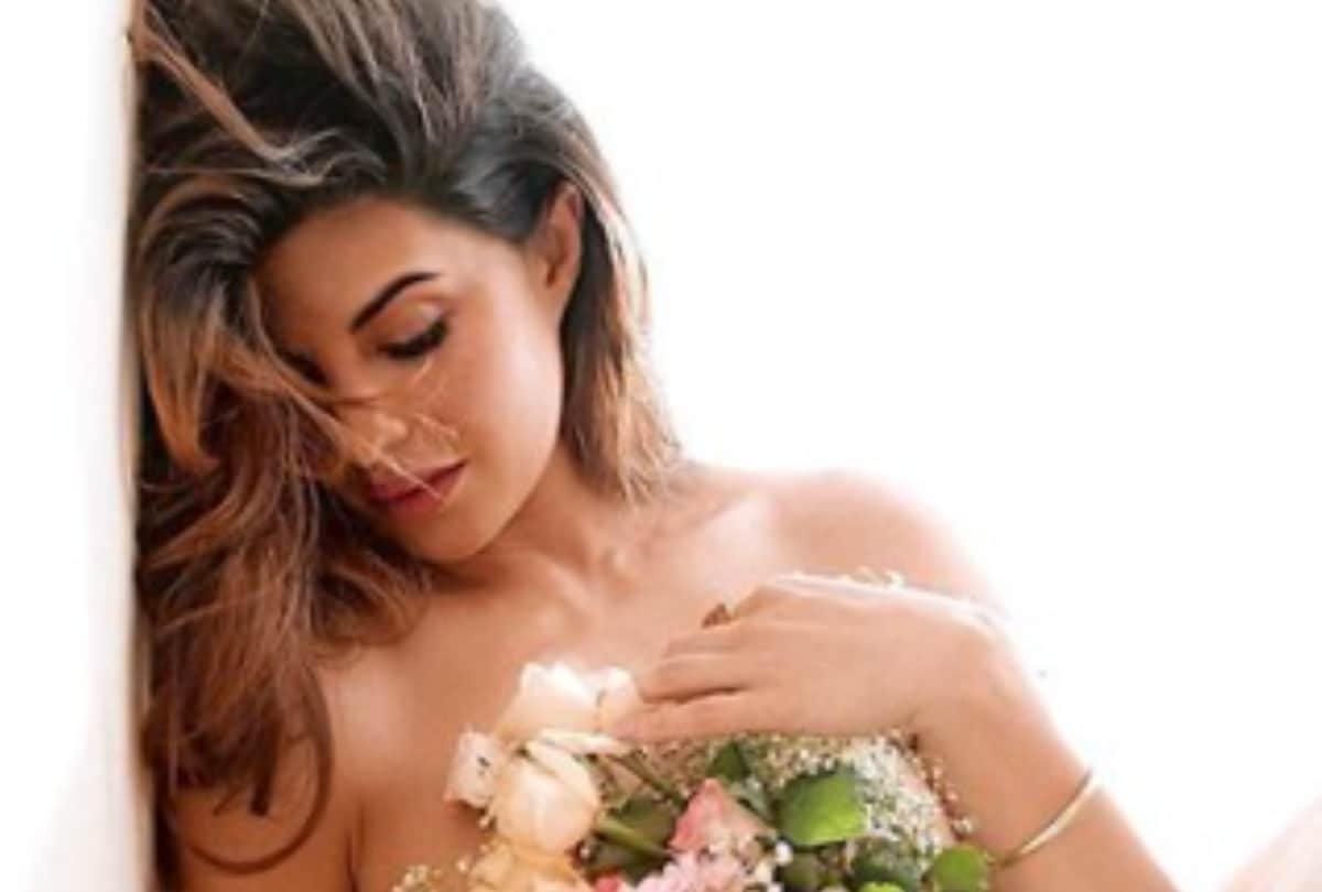 Jacqueline Fernandez share bold photo for thanks to fans