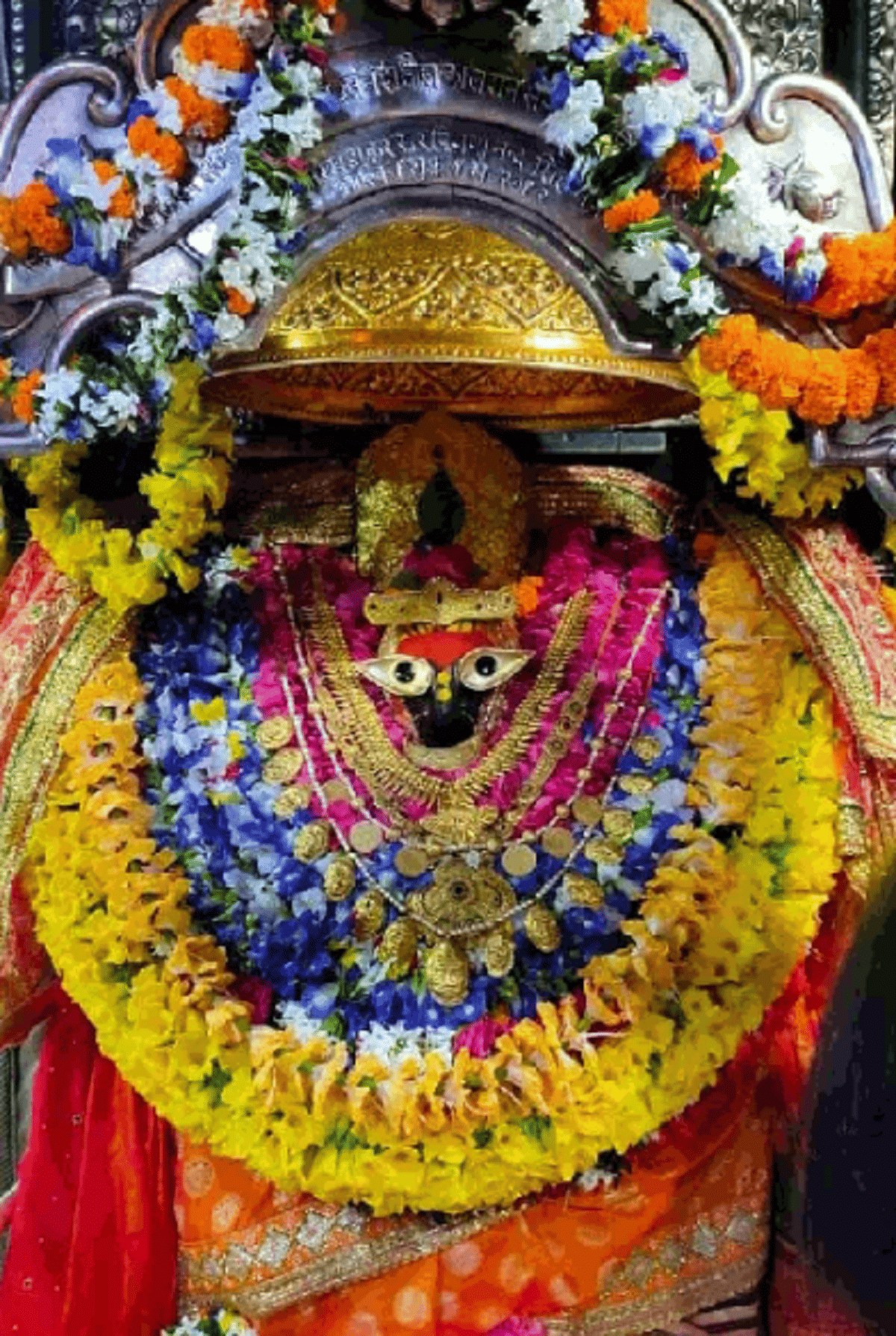 Faith on Corona in Vindhyadham: Social distancing is not followed devotees worship maa vindhyavasini in mirzapur