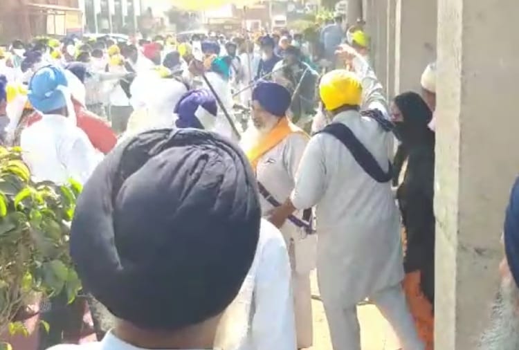 Punjab News: Clash between SGPC task force and Sikh organizations in Amritsar
