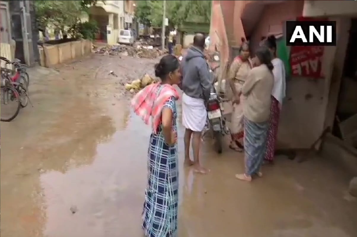 Karnataka: Public life disturbed due to heavy rainfall in Bangalore, CM BS Yediyurappa announces compensation