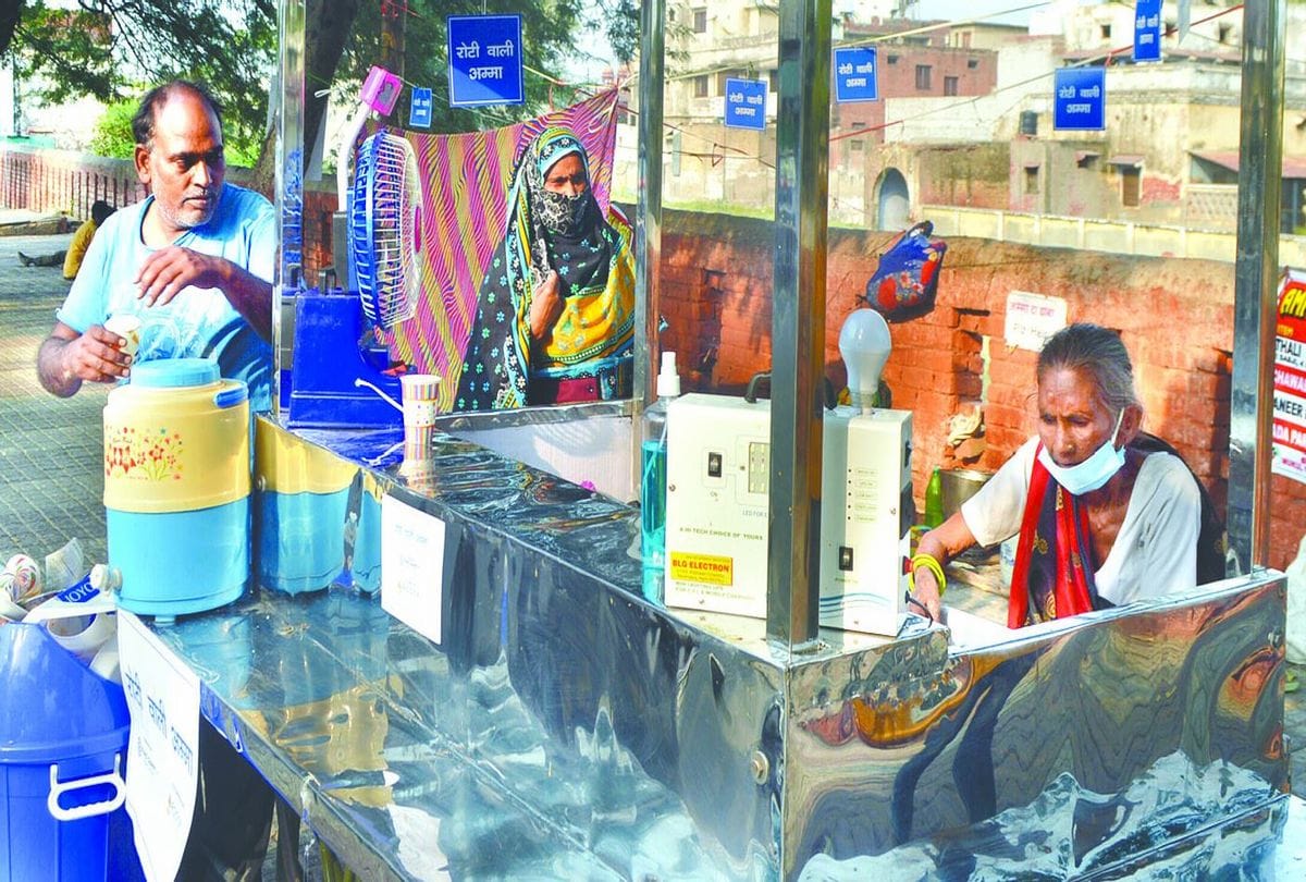 Agra Desi Food Stall Roti Wali Amma News: agra roti wali amma got new food stall in agra