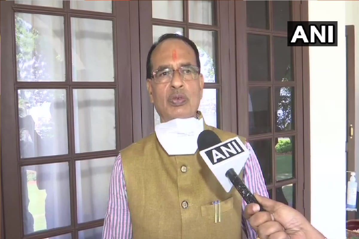Shivraj Singh Chouhan Kamal Nath, who calls me 'naked hungry', calls you 'number two industrialist'