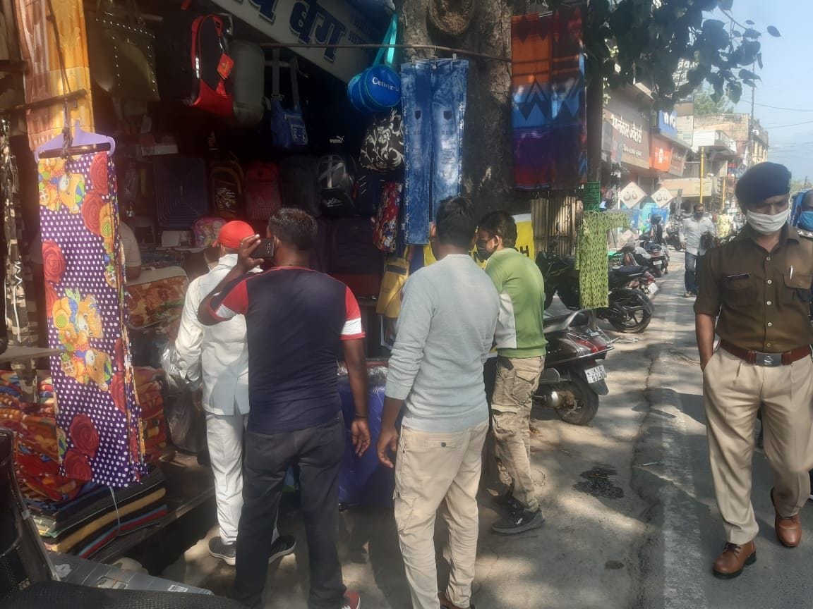 Municipal corporation removed encroachment, fined two traders 1500