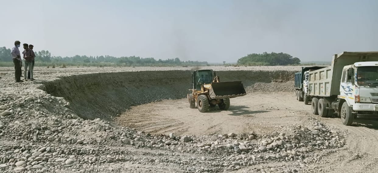 Protest by accusing mining against standards