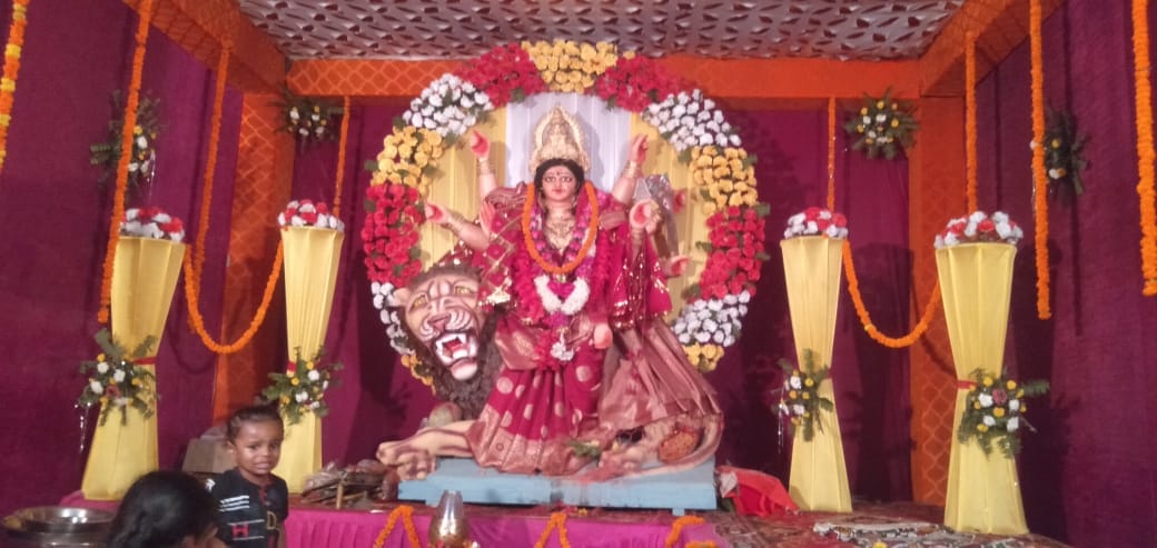 Devotees were happy to see the mother, shouted joy