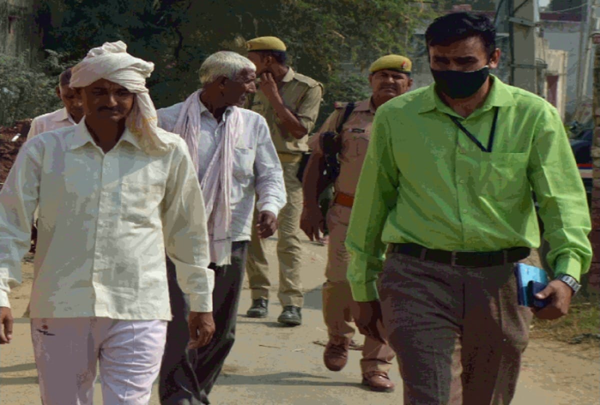 hathras case cbi again arrived victims village questioning victim brothers and accused father