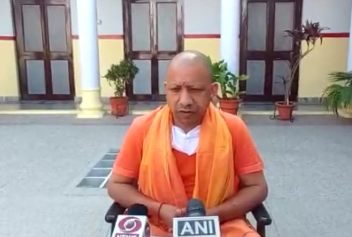 CM Yogi Adityanath kanya pujan during vijayadashami 2020 see photos gorakhnath temple