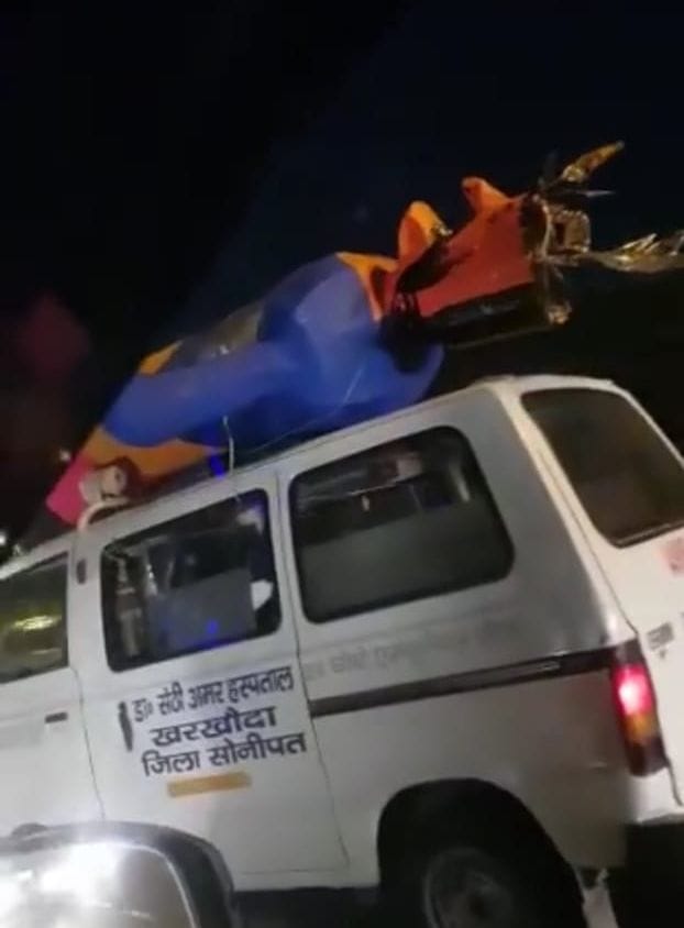 social media, viral, ambulance, ravan statue