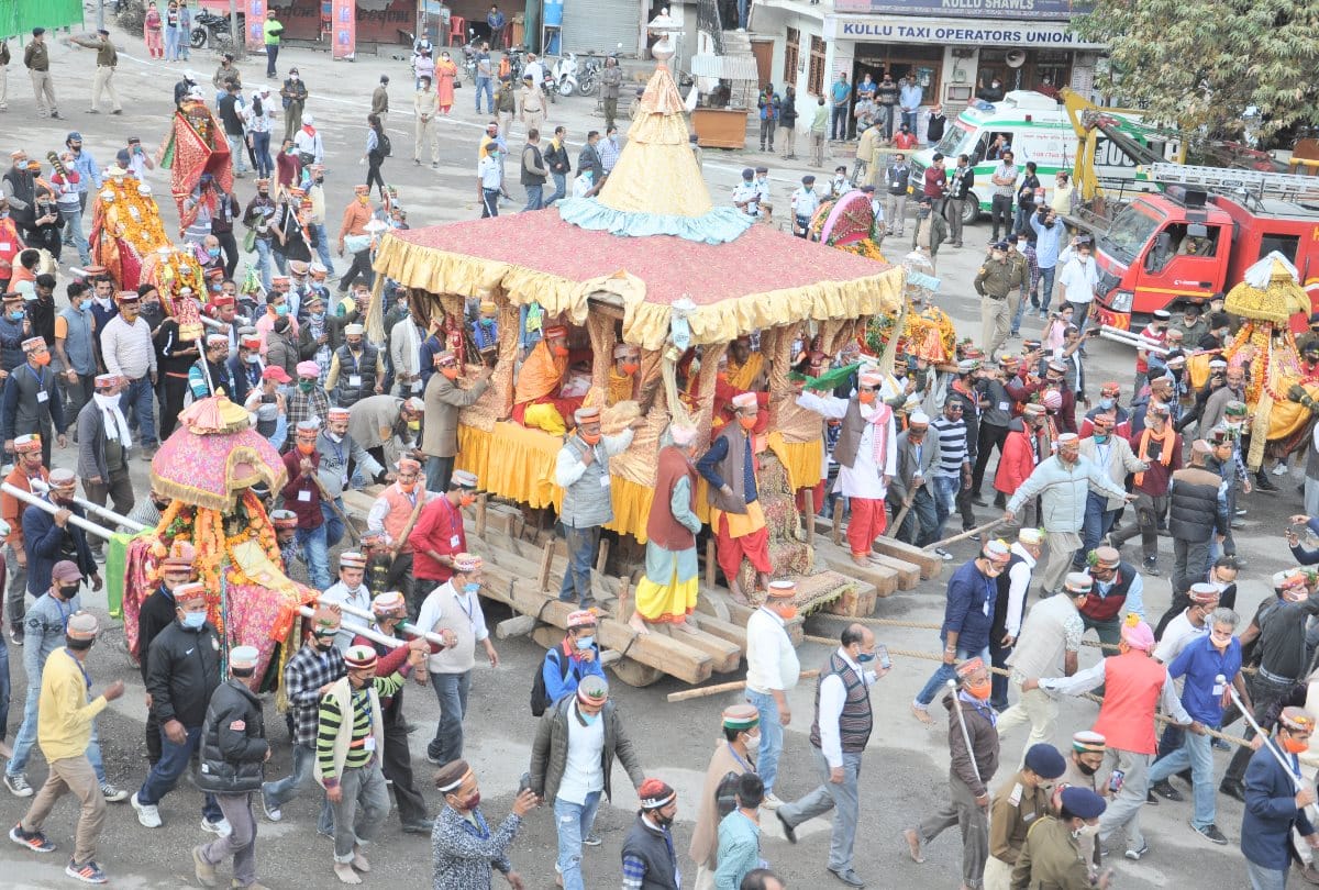 Kullu Dussehra: covid negative report to outsiders, entry only on vaccine certificate