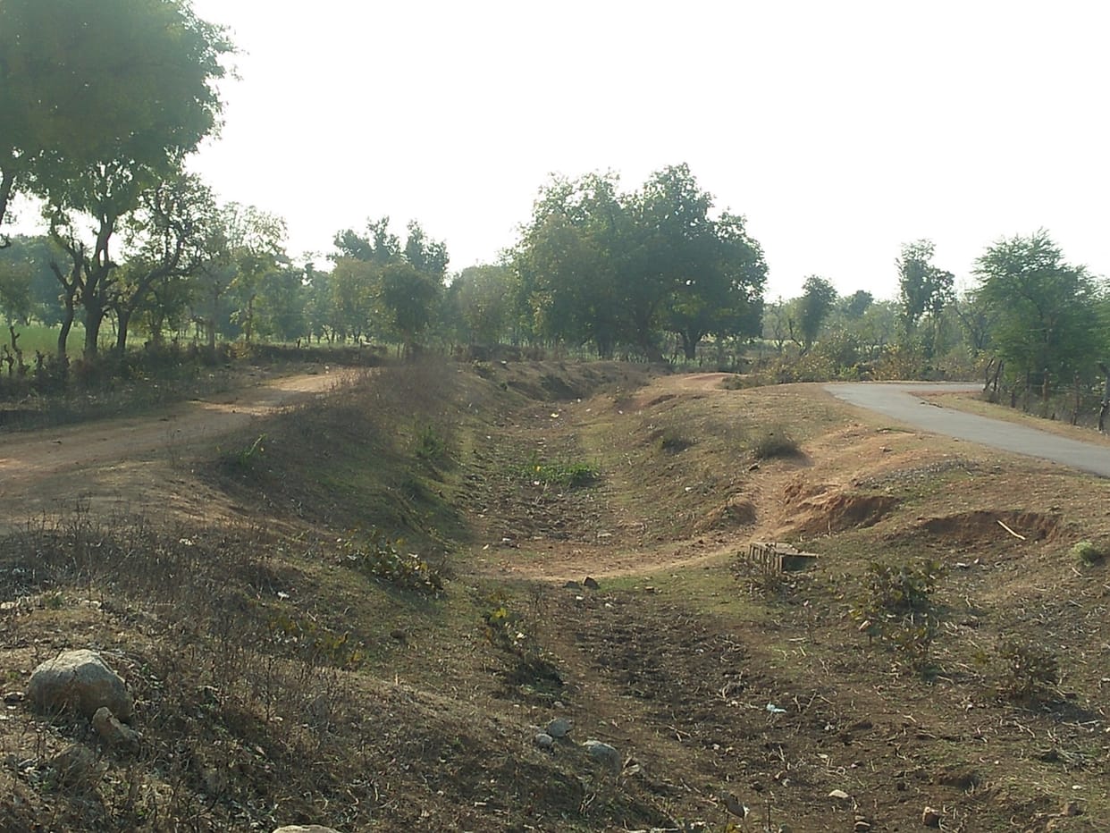 24 villagers disturb for water