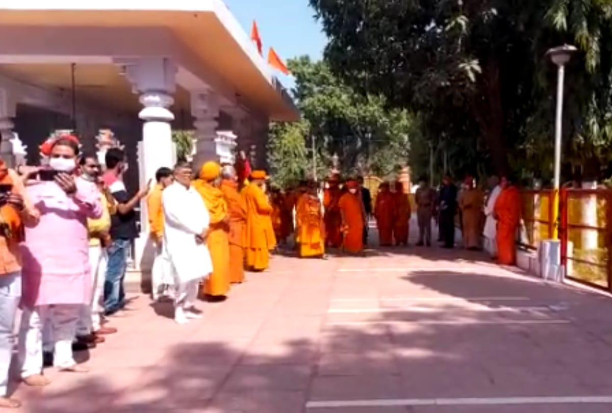 Vijayadashami 2020 CM Yogi Adityanath go to mansarovar temple from gorakhnath temple during shobha yatra