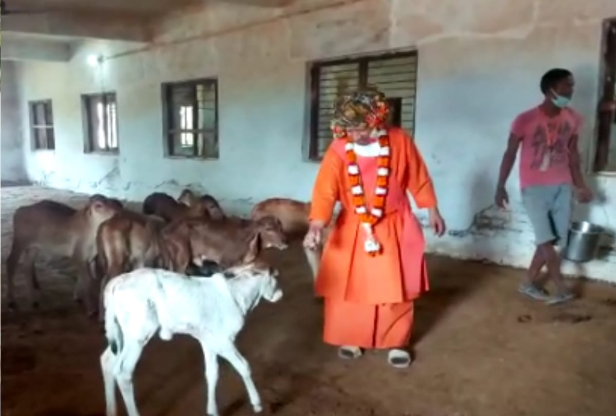 Vijayadashami 2020 CM Yogi Adityanath go to mansarovar temple from gorakhnath temple during shobha yatra