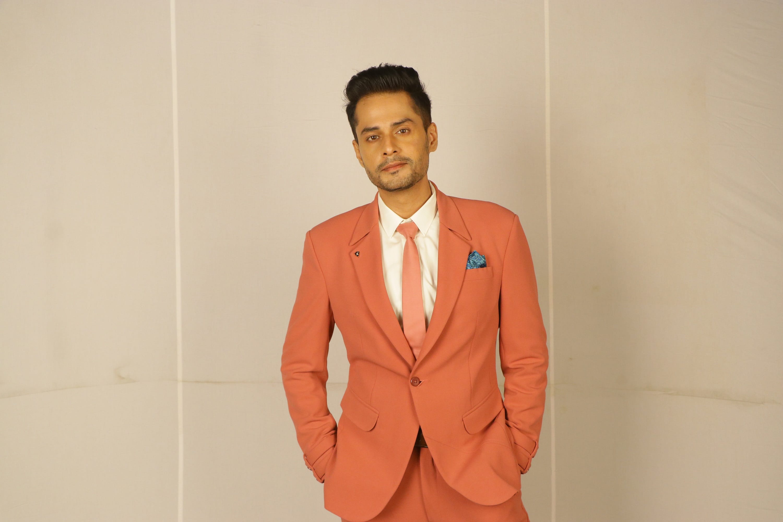 bigg boss 14 shefali jariwala gets angry on shardul pandit comment to naina singh