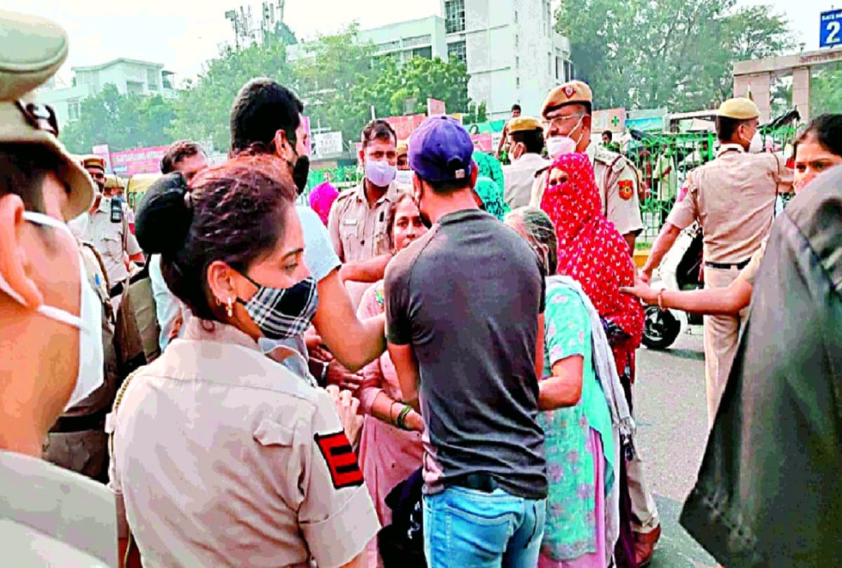 Two ASI of delhi plice suspended