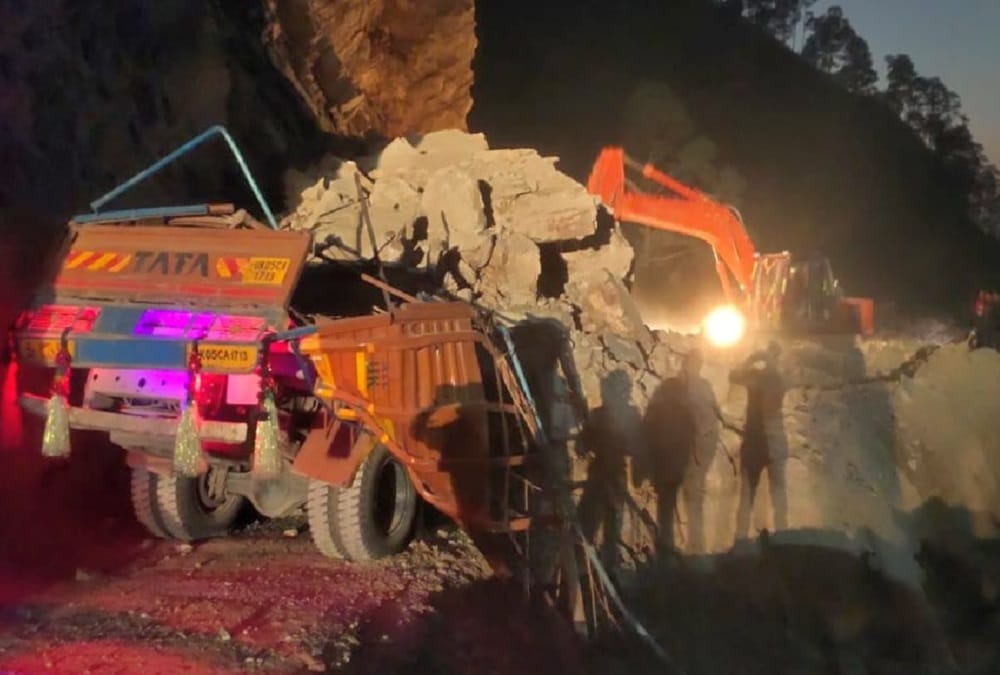Uttarakhand: Tragic accident on Pithoragarh-Ghat highway, debris fell on Truck, driver-cleaner death