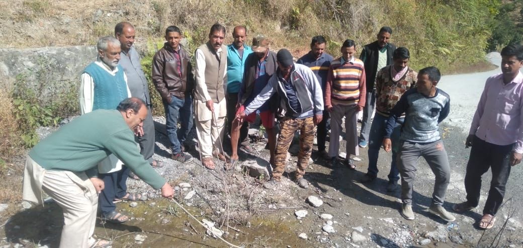 Businessmen and villagers agitated due to lack of road repair