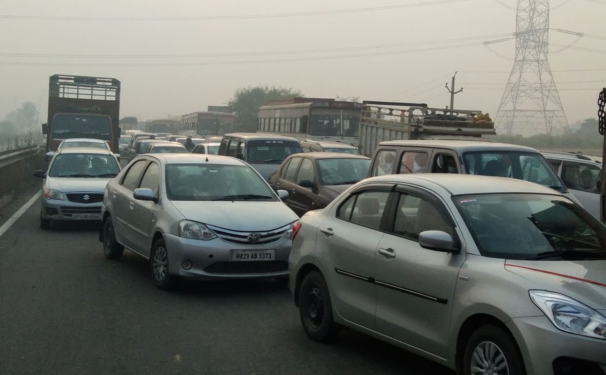 seven people injured in road accident