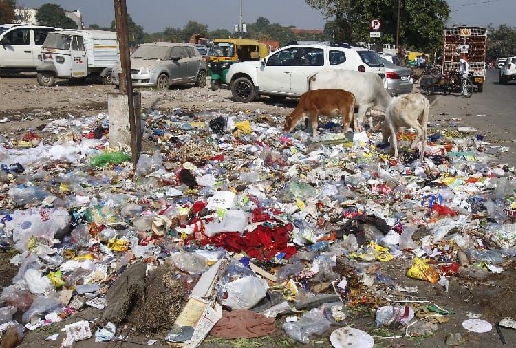 The strike of the sanitation workers continues in Chandigarh