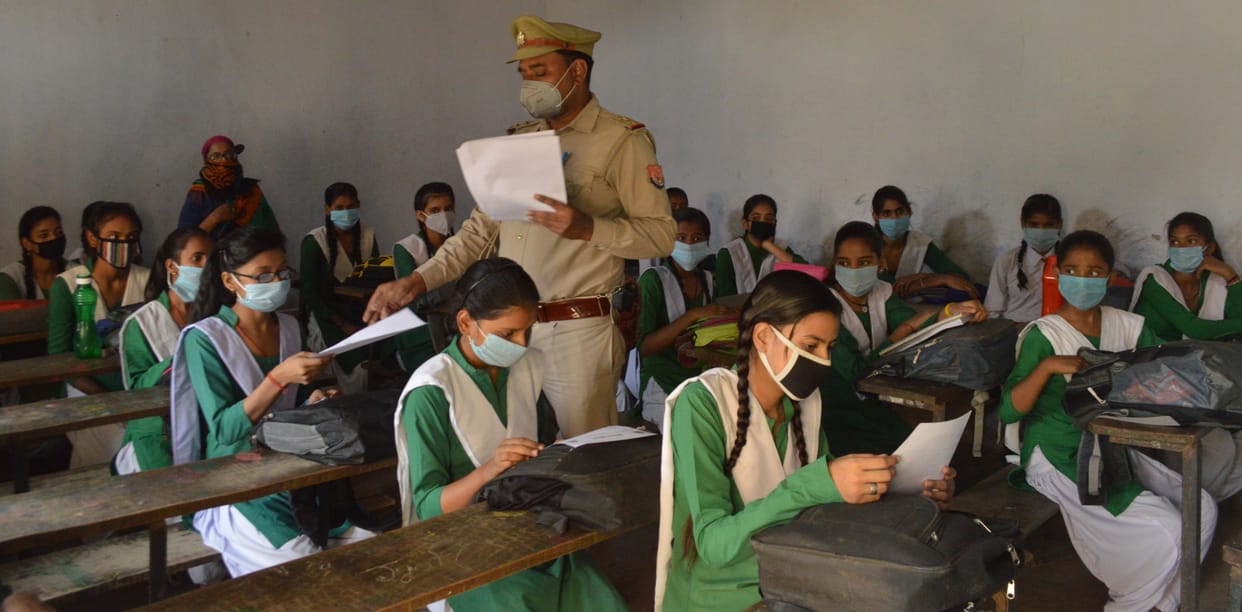 Hathras: Police taking tips from female students to make anti Romeo team effective