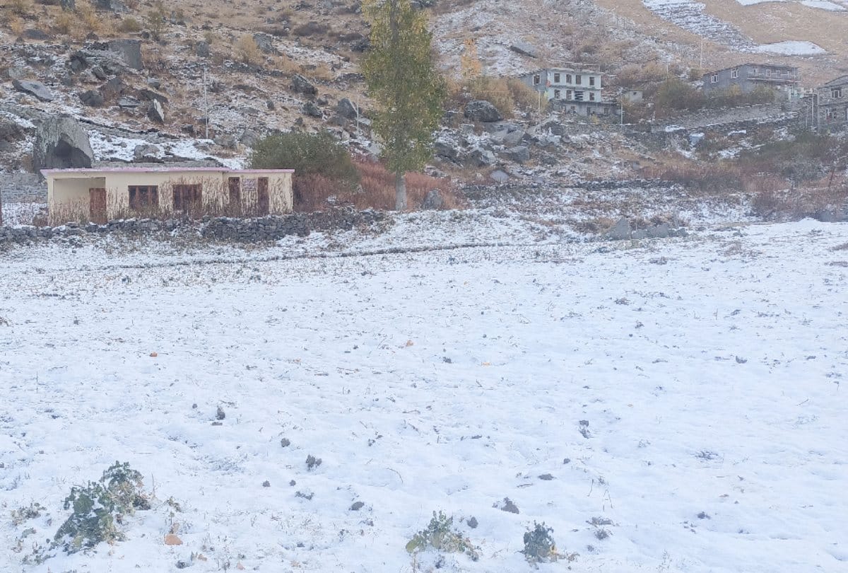 weather forecast today: First snowfall of the season in the residential areas of Lahaul, mercury minus one degree in Keylong