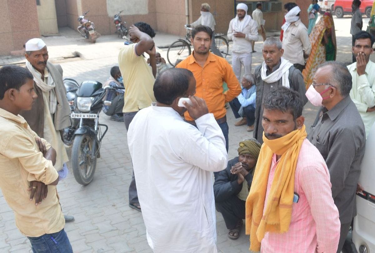 father dies before daughter's marriage in etah