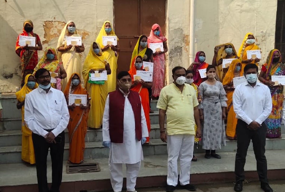 Agra ranks first in loan disbursement under PM Swanidhi Yojana