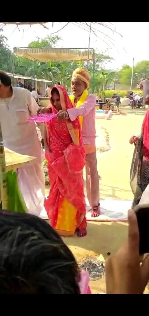 Love marries fourth, 75-year-old man marries 42-year-old woman