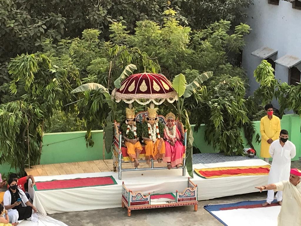 Kashivasi became witness to the tradition of union of four brothers